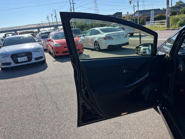 プリウス Ｓツーリングセレクション・Ｇ’ｓ　ＥＴＣ　バックカメラ　ナビ　アルミホイール　オートライト　ＨＩＤ　ＣＶＴ　スマートキー　電動格納ミラー　盗難防止システム　パワーシート　衝突安全ボディ　ＡＢＳ　エアコン　パワーステアリング（20枚目）