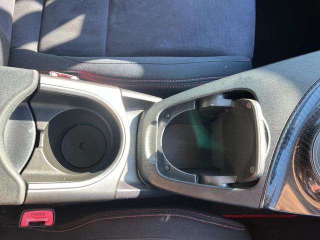 プリウス Ｓツーリングセレクション・Ｇ’ｓ　ＥＴＣ　バックカメラ　ナビ　アルミホイール　オートライト　ＨＩＤ　ＣＶＴ　スマートキー　電動格納ミラー　盗難防止システム　パワーシート　衝突安全ボディ　ＡＢＳ　エアコン　パワーステアリング（36枚目）