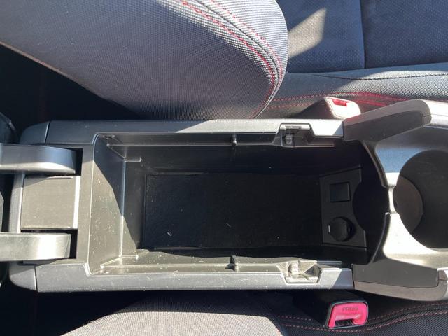 プリウス Ｓツーリングセレクション・Ｇ’ｓ　ＥＴＣ　バックカメラ　ナビ　アルミホイール　オートライト　ＨＩＤ　ＣＶＴ　スマートキー　電動格納ミラー　盗難防止システム　パワーシート　衝突安全ボディ　ＡＢＳ　エアコン　パワーステアリング（38枚目）