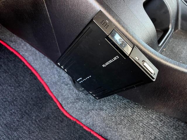 プリウス Ｓツーリングセレクション・Ｇ’ｓ　ＥＴＣ　バックカメラ　ナビ　アルミホイール　オートライト　ＨＩＤ　ＣＶＴ　スマートキー　電動格納ミラー　盗難防止システム　パワーシート　衝突安全ボディ　ＡＢＳ　エアコン　パワーステアリング（40枚目）