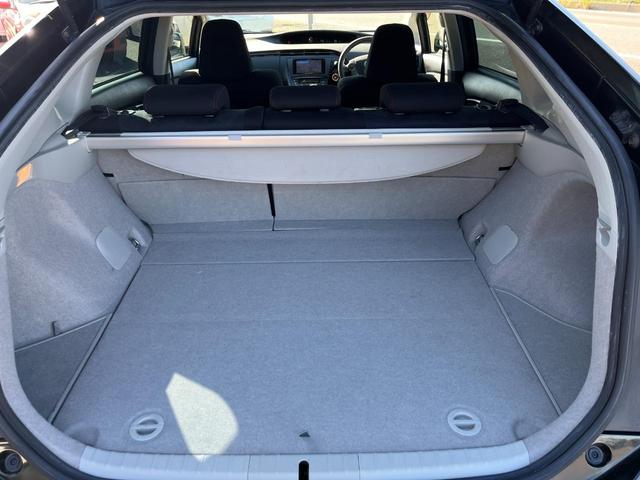プリウス Ｓツーリングセレクション・Ｇ’ｓ　ＥＴＣ　バックカメラ　ナビ　アルミホイール　オートライト　ＨＩＤ　ＣＶＴ　スマートキー　電動格納ミラー　盗難防止システム　パワーシート　衝突安全ボディ　ＡＢＳ　エアコン　パワーステアリング（52枚目）