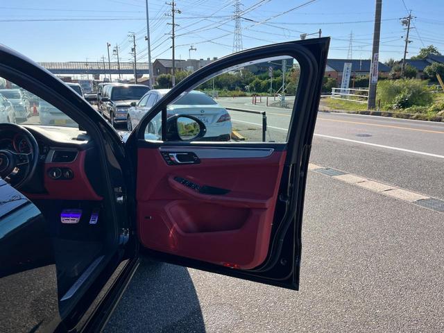 マカン マカン ターボ 4WD バックカメラ クリアランスソナー パワーシート サンルーフ ターボ TV オートライト HID アルミホイール アイドリングストップ シートヒーター シートエアコン AT 盗難防止システム(18枚目)