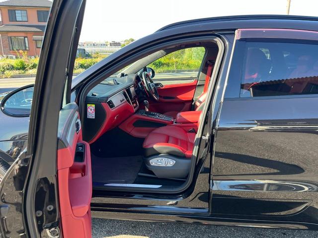 マカン マカン ターボ 4WD バックカメラ クリアランスソナー パワーシート サンルーフ ターボ TV オートライト HID アルミホイール アイドリングストップ シートヒーター シートエアコン AT 盗難防止システム(23枚目)