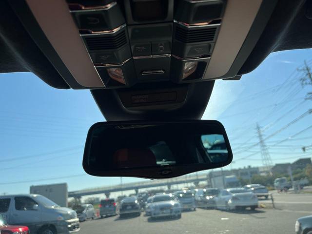 マカン マカン ターボ 4WD バックカメラ クリアランスソナー パワーシート サンルーフ ターボ TV オートライト HID アルミホイール アイドリングストップ シートヒーター シートエアコン AT 盗難防止システム(28枚目)