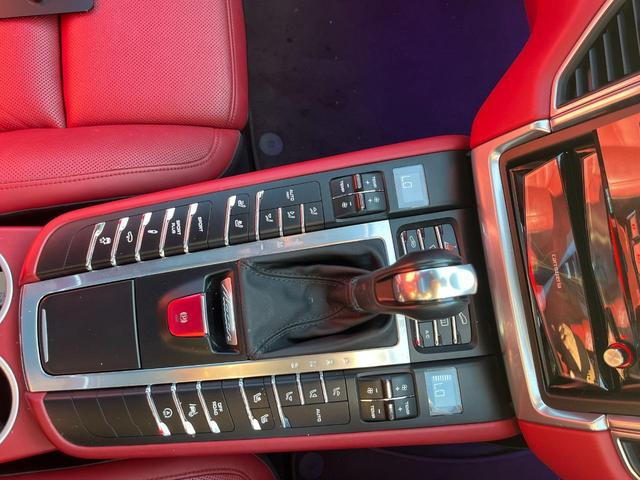 マカン マカン ターボ 4WD バックカメラ クリアランスソナー パワーシート サンルーフ ターボ TV オートライト HID アルミホイール アイドリングストップ シートヒーター シートエアコン AT 盗難防止システム(37枚目)