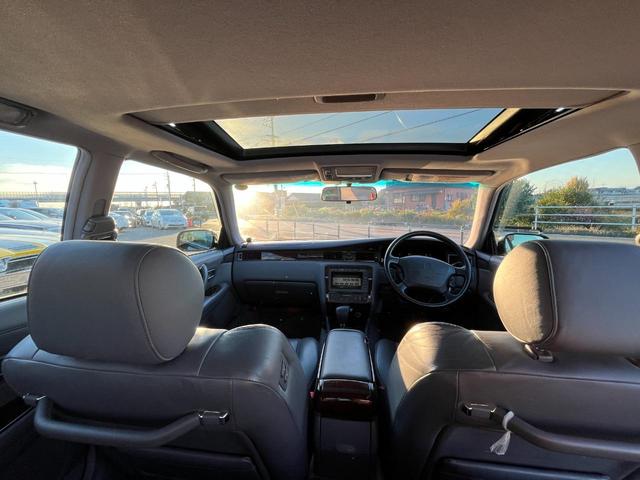 クラウンマジェスタ Ｃタイプ　オートクルーズコントロール　アルミホイール　オートライト　ＨＩＤ　サンルーフ　ＡＴ　ＣＤ　カセット　ＡＢＳ　エアコン　パワーステアリング　パワーウィンドウ　運転席エアバッグ　助手席エアバッグ（2枚目）