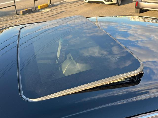 クラウンマジェスタ Ｃタイプ　オートクルーズコントロール　アルミホイール　オートライト　ＨＩＤ　サンルーフ　ＡＴ　ＣＤ　カセット　ＡＢＳ　エアコン　パワーステアリング　パワーウィンドウ　運転席エアバッグ　助手席エアバッグ（3枚目）