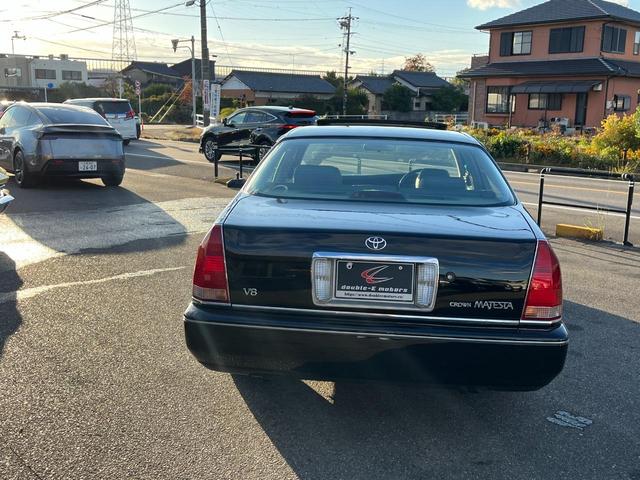 クラウンマジェスタ Ｃタイプ　オートクルーズコントロール　アルミホイール　オートライト　ＨＩＤ　サンルーフ　ＡＴ　ＣＤ　カセット　ＡＢＳ　エアコン　パワーステアリング　パワーウィンドウ　運転席エアバッグ　助手席エアバッグ（7枚目）