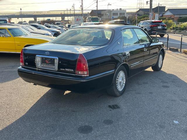 クラウンマジェスタ Ｃタイプ　オートクルーズコントロール　アルミホイール　オートライト　ＨＩＤ　サンルーフ　ＡＴ　ＣＤ　カセット　ＡＢＳ　エアコン　パワーステアリング　パワーウィンドウ　運転席エアバッグ　助手席エアバッグ（8枚目）