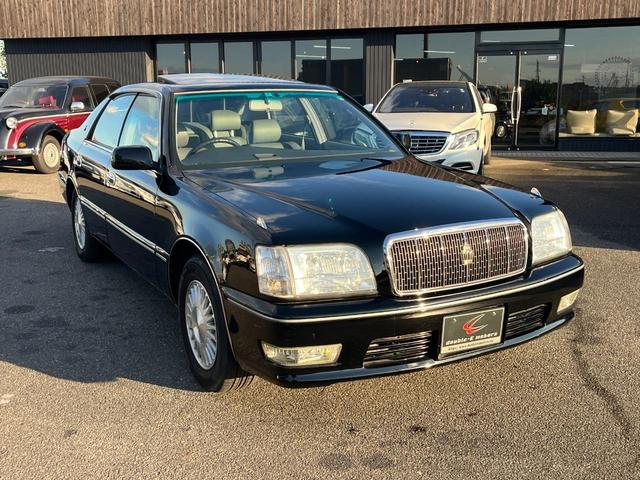 クラウンマジェスタ Ｃタイプ　オートクルーズコントロール　アルミホイール　オートライト　ＨＩＤ　サンルーフ　ＡＴ　ＣＤ　カセット　ＡＢＳ　エアコン　パワーステアリング　パワーウィンドウ　運転席エアバッグ　助手席エアバッグ（10枚目）