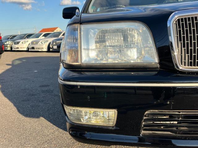 クラウンマジェスタ Ｃタイプ　オートクルーズコントロール　アルミホイール　オートライト　ＨＩＤ　サンルーフ　ＡＴ　ＣＤ　カセット　ＡＢＳ　エアコン　パワーステアリング　パワーウィンドウ　運転席エアバッグ　助手席エアバッグ（12枚目）