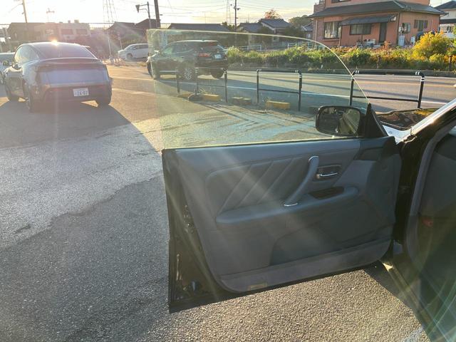 クラウンマジェスタ Ｃタイプ　オートクルーズコントロール　アルミホイール　オートライト　ＨＩＤ　サンルーフ　ＡＴ　ＣＤ　カセット　ＡＢＳ　エアコン　パワーステアリング　パワーウィンドウ　運転席エアバッグ　助手席エアバッグ（20枚目）