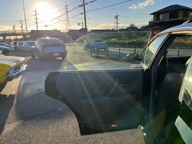 クラウンマジェスタ Ｃタイプ　オートクルーズコントロール　アルミホイール　オートライト　ＨＩＤ　サンルーフ　ＡＴ　ＣＤ　カセット　ＡＢＳ　エアコン　パワーステアリング　パワーウィンドウ　運転席エアバッグ　助手席エアバッグ（22枚目）