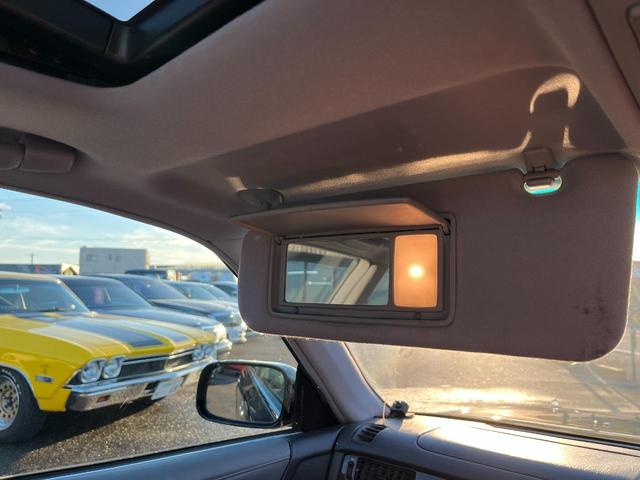 クラウンマジェスタ Ｃタイプ　オートクルーズコントロール　アルミホイール　オートライト　ＨＩＤ　サンルーフ　ＡＴ　ＣＤ　カセット　ＡＢＳ　エアコン　パワーステアリング　パワーウィンドウ　運転席エアバッグ　助手席エアバッグ（27枚目）