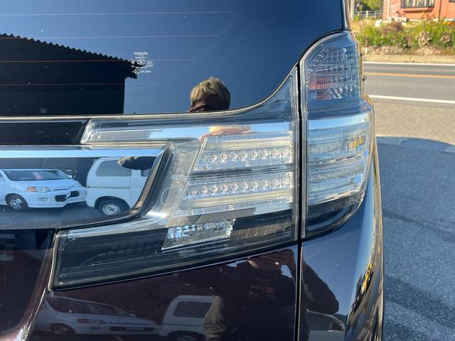 ヴェルファイア ２．５Ｚ　Ｇエディション　ＥＴＣ　バックカメラ　ナビ　クリアランスソナー　オートクルーズコントロール　両側電動スライドドア　オートライト　ＬＥＤヘッドランプ　サンルーフ　電動リアゲート　スマートキー　電動格納ミラー（18枚目）