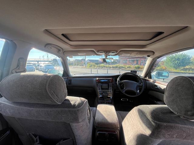 シーマ ３０ＬＶ　ＥＴＣ　オートクルーズコントロール　アルミホイール　オートライト　サンルーフ　ＡＴ　キーレスエントリー　電動格納ミラー　ターボ　パワーシート　ＣＤ　カセット　ＡＢＳ　エアコン　パワーステアリング（2枚目）