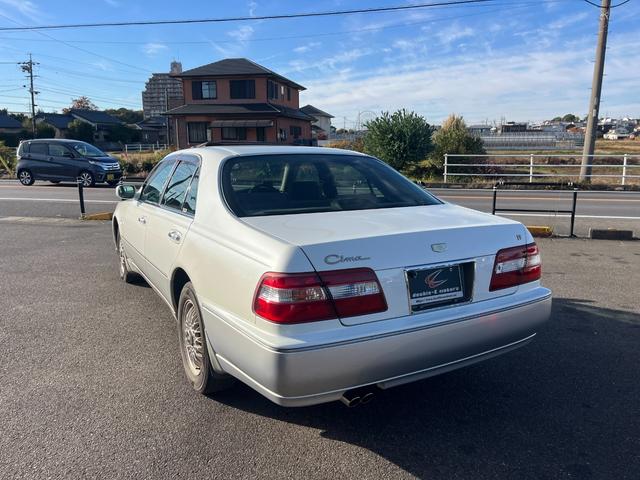 シーマ ３０ＬＶ　ＥＴＣ　オートクルーズコントロール　アルミホイール　オートライト　サンルーフ　ＡＴ　キーレスエントリー　電動格納ミラー　ターボ　パワーシート　ＣＤ　カセット　ＡＢＳ　エアコン　パワーステアリング（7枚目）