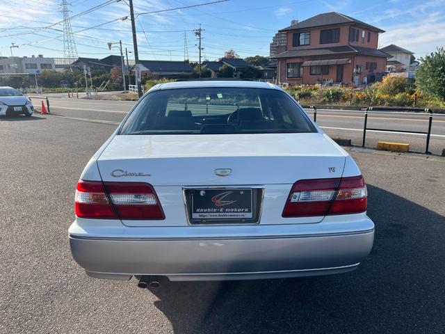 シーマ ３０ＬＶ　ＥＴＣ　オートクルーズコントロール　アルミホイール　オートライト　サンルーフ　ＡＴ　キーレスエントリー　電動格納ミラー　ターボ　パワーシート　ＣＤ　カセット　ＡＢＳ　エアコン　パワーステアリング（8枚目）