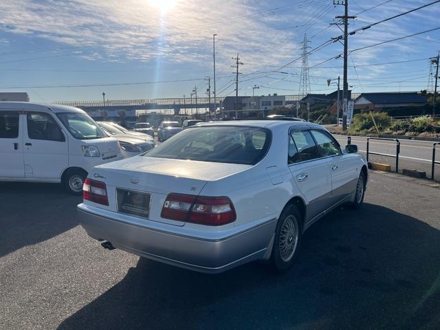 シーマ ３０ＬＶ　ＥＴＣ　オートクルーズコントロール　アルミホイール　オートライト　サンルーフ　ＡＴ　キーレスエントリー　電動格納ミラー　ターボ　パワーシート　ＣＤ　カセット　ＡＢＳ　エアコン　パワーステアリング（9枚目）