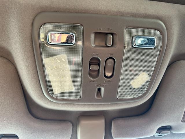 シーマ ３０ＬＶ　ＥＴＣ　オートクルーズコントロール　アルミホイール　オートライト　サンルーフ　ＡＴ　キーレスエントリー　電動格納ミラー　ターボ　パワーシート　ＣＤ　カセット　ＡＢＳ　エアコン　パワーステアリング（27枚目）