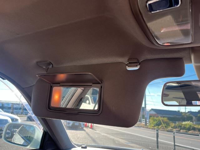 シーマ ３０ＬＶ　ＥＴＣ　オートクルーズコントロール　アルミホイール　オートライト　サンルーフ　ＡＴ　キーレスエントリー　電動格納ミラー　ターボ　パワーシート　ＣＤ　カセット　ＡＢＳ　エアコン　パワーステアリング（28枚目）