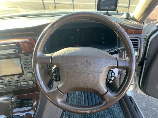 シーマ ３０ＬＶ　ＥＴＣ　オートクルーズコントロール　アルミホイール　オートライト　サンルーフ　ＡＴ　キーレスエントリー　電動格納ミラー　ターボ　パワーシート　ＣＤ　カセット　ＡＢＳ　エアコン　パワーステアリング（32枚目）