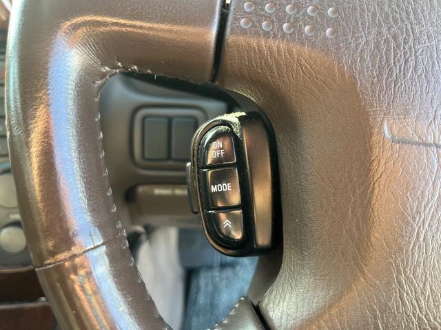 シーマ ３０ＬＶ　ＥＴＣ　オートクルーズコントロール　アルミホイール　オートライト　サンルーフ　ＡＴ　キーレスエントリー　電動格納ミラー　ターボ　パワーシート　ＣＤ　カセット　ＡＢＳ　エアコン　パワーステアリング（35枚目）