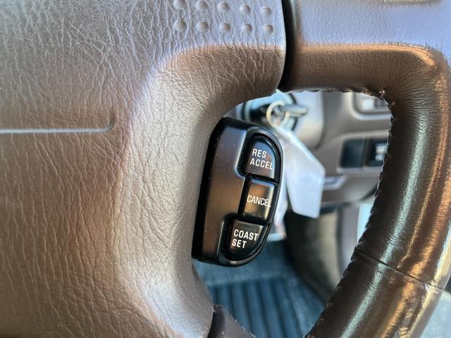 シーマ ３０ＬＶ　ＥＴＣ　オートクルーズコントロール　アルミホイール　オートライト　サンルーフ　ＡＴ　キーレスエントリー　電動格納ミラー　ターボ　パワーシート　ＣＤ　カセット　ＡＢＳ　エアコン　パワーステアリング（36枚目）