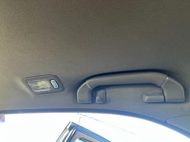 シーマ ３０ＬＶ　ＥＴＣ　オートクルーズコントロール　アルミホイール　オートライト　サンルーフ　ＡＴ　キーレスエントリー　電動格納ミラー　ターボ　パワーシート　ＣＤ　カセット　ＡＢＳ　エアコン　パワーステアリング（44枚目）