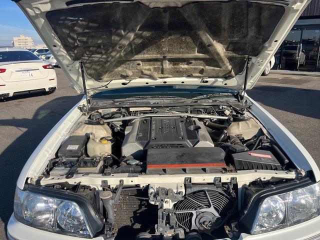 シーマ ３０ＬＶ　ＥＴＣ　オートクルーズコントロール　アルミホイール　オートライト　サンルーフ　ＡＴ　キーレスエントリー　電動格納ミラー　ターボ　パワーシート　ＣＤ　カセット　ＡＢＳ　エアコン　パワーステアリング（50枚目）