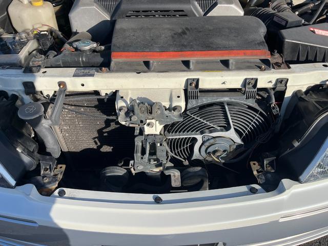 シーマ ３０ＬＶ　ＥＴＣ　オートクルーズコントロール　アルミホイール　オートライト　サンルーフ　ＡＴ　キーレスエントリー　電動格納ミラー　ターボ　パワーシート　ＣＤ　カセット　ＡＢＳ　エアコン　パワーステアリング（51枚目）