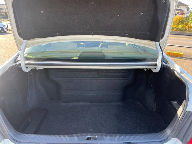 シーマ ３０ＬＶ　ＥＴＣ　オートクルーズコントロール　アルミホイール　オートライト　サンルーフ　ＡＴ　キーレスエントリー　電動格納ミラー　ターボ　パワーシート　ＣＤ　カセット　ＡＢＳ　エアコン　パワーステアリング（59枚目）