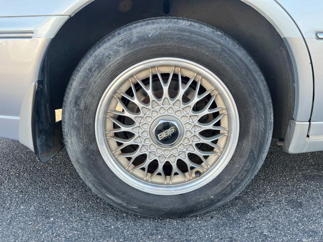 シーマ ３０ＬＶ　ＥＴＣ　オートクルーズコントロール　アルミホイール　オートライト　サンルーフ　ＡＴ　キーレスエントリー　電動格納ミラー　ターボ　パワーシート　ＣＤ　カセット　ＡＢＳ　エアコン　パワーステアリング（69枚目）