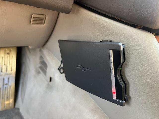 ＬＳ４００ ベースグレード　左ハンドル　ＥＴＣ　オートクルーズコントロール　アルミホイール　オートライト　サンルーフ　パワーシート　ＣＤ　ＤＶＤ再生　エアコン　パワーウィンドウ（4枚目）