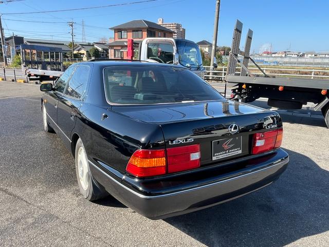 ＬＳ４００ ベースグレード　左ハンドル　ＥＴＣ　オートクルーズコントロール　アルミホイール　オートライト　サンルーフ　パワーシート　ＣＤ　ＤＶＤ再生　エアコン　パワーウィンドウ（6枚目）