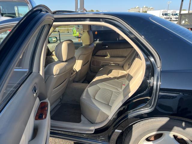 ＬＳ４００ ベースグレード　左ハンドル　ＥＴＣ　オートクルーズコントロール　アルミホイール　オートライト　サンルーフ　パワーシート　ＣＤ　ＤＶＤ再生　エアコン　パワーウィンドウ（19枚目）