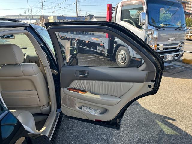 ＬＳ４００ ベースグレード　左ハンドル　ＥＴＣ　オートクルーズコントロール　アルミホイール　オートライト　サンルーフ　パワーシート　ＣＤ　ＤＶＤ再生　エアコン　パワーウィンドウ（22枚目）