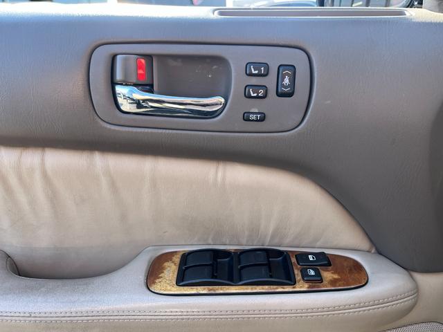 ＬＳ４００ ベースグレード　左ハンドル　ＥＴＣ　オートクルーズコントロール　アルミホイール　オートライト　サンルーフ　パワーシート　ＣＤ　ＤＶＤ再生　エアコン　パワーウィンドウ（28枚目）