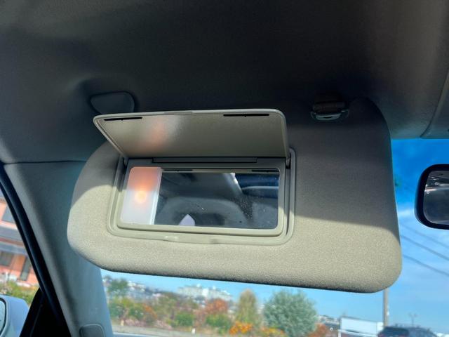 グロリア グランツーリスモ３００アルティマ　ＥＴＣ　アルミホイール　オートライト　ＨＩＤ　サンルーフ　ＡＴ　キーレスエントリー　盗難防止システム　ＣＤ　カセット　衝突安全ボディ　ＡＢＳ　ＥＳＣ　エアコン　パワーステアリング　パワーウィンドウ（28枚目）