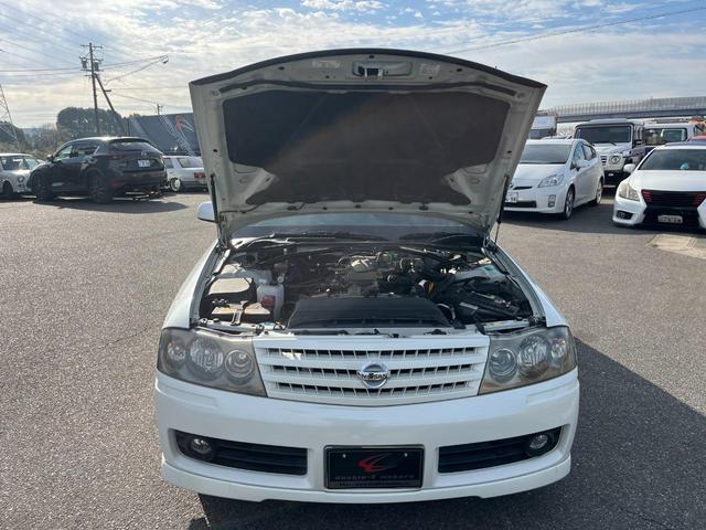 グロリア グランツーリスモ３００アルティマ　ＥＴＣ　アルミホイール　オートライト　ＨＩＤ　サンルーフ　ＡＴ　キーレスエントリー　盗難防止システム　ＣＤ　カセット　衝突安全ボディ　ＡＢＳ　ＥＳＣ　エアコン　パワーステアリング　パワーウィンドウ（52枚目）