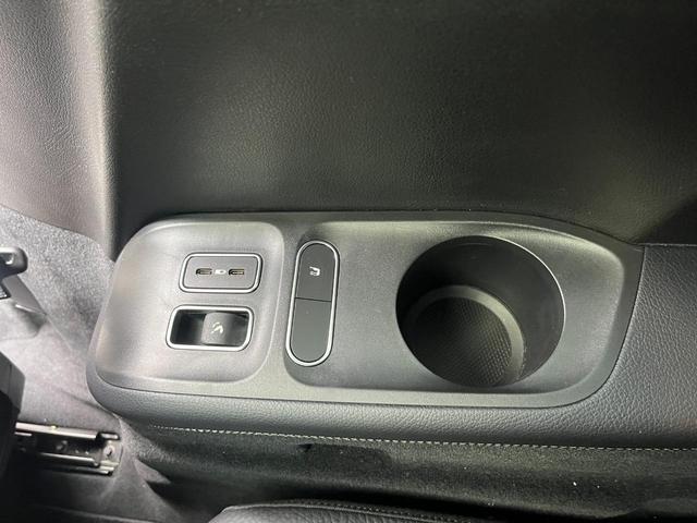 ＧＬＳ ＧＬＳ４００ｄ　４マチック　ＡＭＧライン　４ＷＤ　ドライブレコーダー　全周囲カメラ　クリアランスソナー　オートクルーズコントロール　パワーシート　衝突被害軽減システム　サンルーフ　ナビ　オートライト　ＬＥＤヘッドランプ　アルミホイール（48枚目）