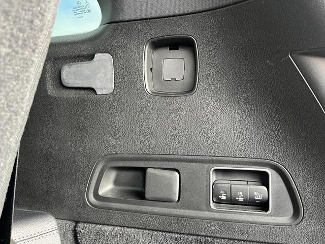 ＧＬＳ ＧＬＳ４００ｄ　４マチック　ＡＭＧライン　４ＷＤ　ドライブレコーダー　全周囲カメラ　クリアランスソナー　オートクルーズコントロール　パワーシート　衝突被害軽減システム　サンルーフ　ナビ　オートライト　ＬＥＤヘッドランプ　アルミホイール（61枚目）