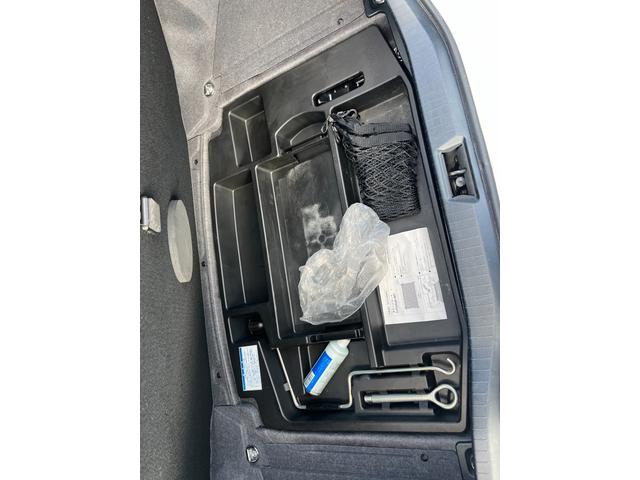 セルシオ Ｃ仕様　インテリアセレクション　オートクルーズコントロール　アルミホイール　オートライト　ＨＩＤ　サンルーフ　ＡＴ　シートヒーター　シートエアコン　キーレスエントリー　電動格納ミラー　盗難防止システム　パワーシート　革シート（68枚目）