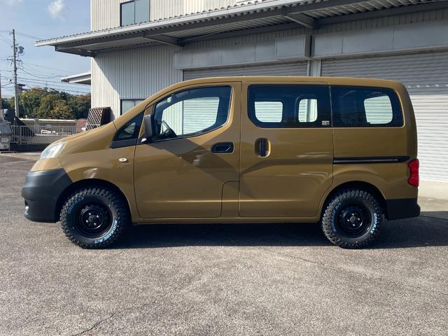 NV200バネットバン DX サンドベージュ全塗装 ナビ&バックカメラ 新品マッドタイヤ キーレス パワーウィンドー(3枚目)