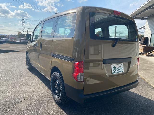 NV200バネットバン DX サンドベージュ全塗装 ナビ&バックカメラ 新品マッドタイヤ キーレス パワーウィンドー(5枚目)