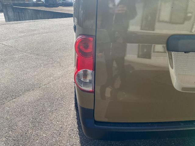 NV200バネットバン DX サンドベージュ全塗装 ナビ&バックカメラ 新品マッドタイヤ キーレス パワーウィンドー(14枚目)