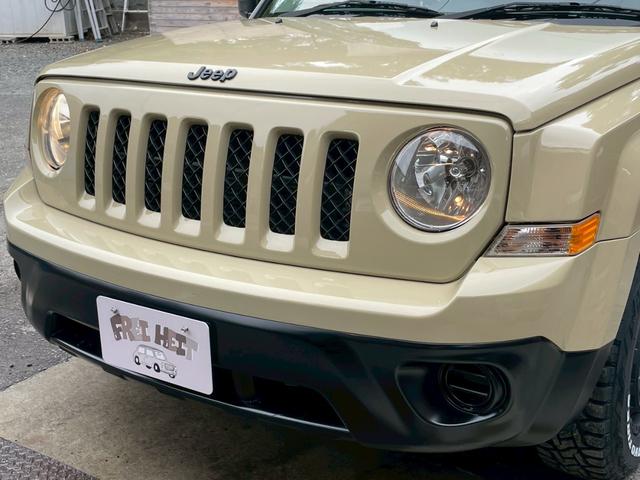 ジープ・パトリオット スポーツ　全塗装サンドベージュ／マットブラック　新品ＡＷセット　バトルシップ　オープンカントリー　１０インチディスプレイオーディオ　バックカメラ　ＥＴＣ　ドラレコ　サイドカメラ　ルーフレール　クルコン（13枚目）
