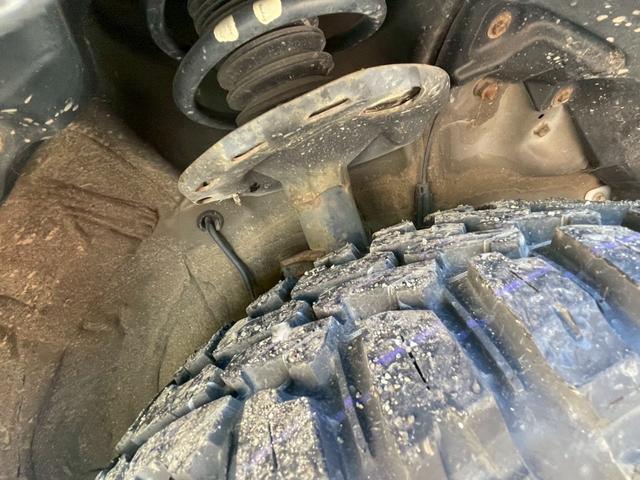 ヴォクシー Ｘ　後期型　全塗装（グレー／ブラック）　アウトドアカスタム　フルセグナビ　Ｂｌｕｅｔｏｏｔｈ付き　バックカメラ　ＥＴＣ　新品タイヤＭＡＤスター　ＴＯＹＯＴＡエンブレム　ＬＥＤヘッドライト　クルコン（26枚目）