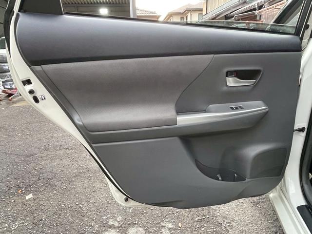 プリウスアルファ S ユーザー買取車 ナビ バックカメラ ETC 車検9年5月 プッシュスタート スマートキー フォグランプ(46枚目)