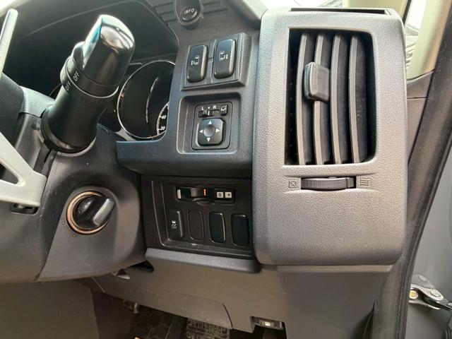 デリカＤ：５ Ｇ　パワーパッケージ　全塗装（スティンググレー／ブラック）１０インチディスプレイオーディオ　Ｂカメラ　バンパープロテクター　両側電動スライド　新品ロクサーニＡＷセット　オープンカントリー　インナーブラック加工（46枚目）